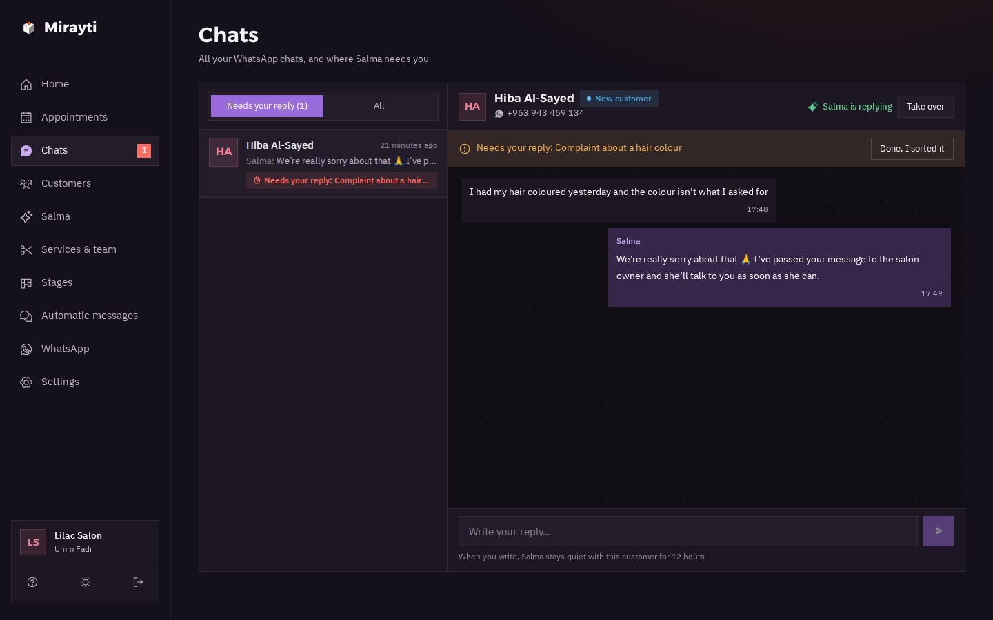 The chats page in dark mode: a complaint handed to the salon owner